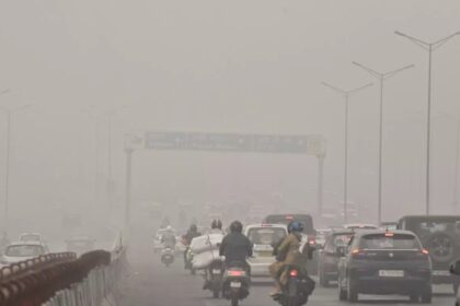 delhi air pollution crisis exposure to even one hour of toxic smog may cost you ज़हरीली धुंध का एक घंटा भी आपके स्वास्थ्य को ख़राब कर सकता है, ईटी हेल्थवर्ल्ड