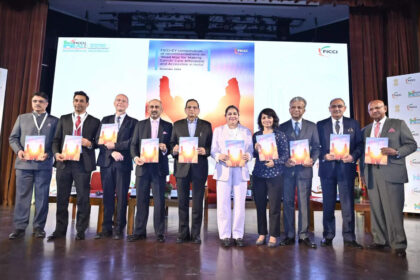ficci ey report highlights urgent need for improving access to cancer care ईटी हेल्थवर्ल्ड के अनुसार, फिक्की-ईवाई रिपोर्ट कैंसर देखभाल तक पहुंच में सुधार की तत्काल आवश्यकता पर प्रकाश डालती है