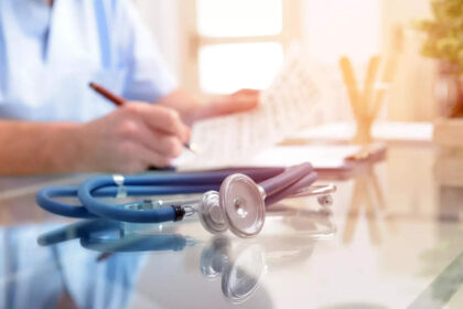 separate central law to deal with offences against health care professionals not needed ntf स्वास्थ्य देखभाल पेशेवरों के खिलाफ अपराधों से निपटने के लिए अलग केंद्रीय कानून की आवश्यकता नहीं: एनटीएफ, ईटी हेल्थवर्ल्ड