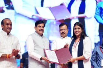 1792659016 photo MP CM Mohan Yadav distributes 954 compassionate appointment letters in School Education Department, announces 20,000 new jobs