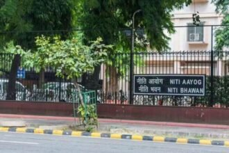 niti aayog explores policies to boost indias medical and dental device manufacturing industry NITI Aayog Initiates Policies to Strengthen India's Medical and Dental Device Manufacturing, ETHealthworld